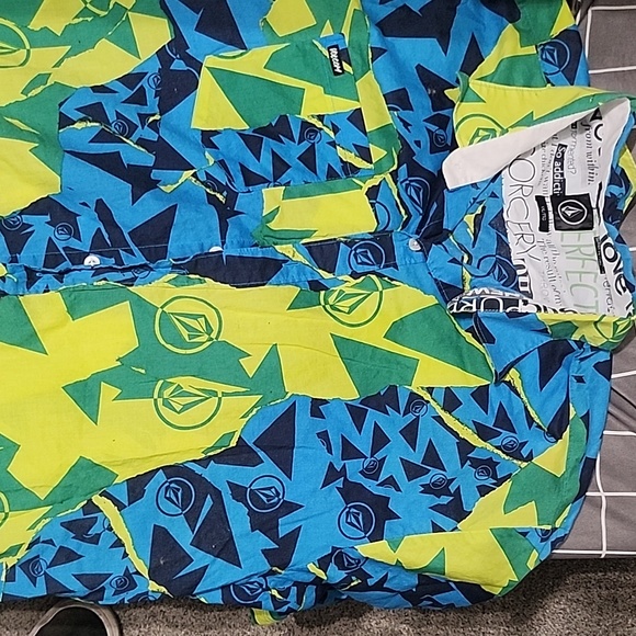 Volcom button down - Picture 3 of 4